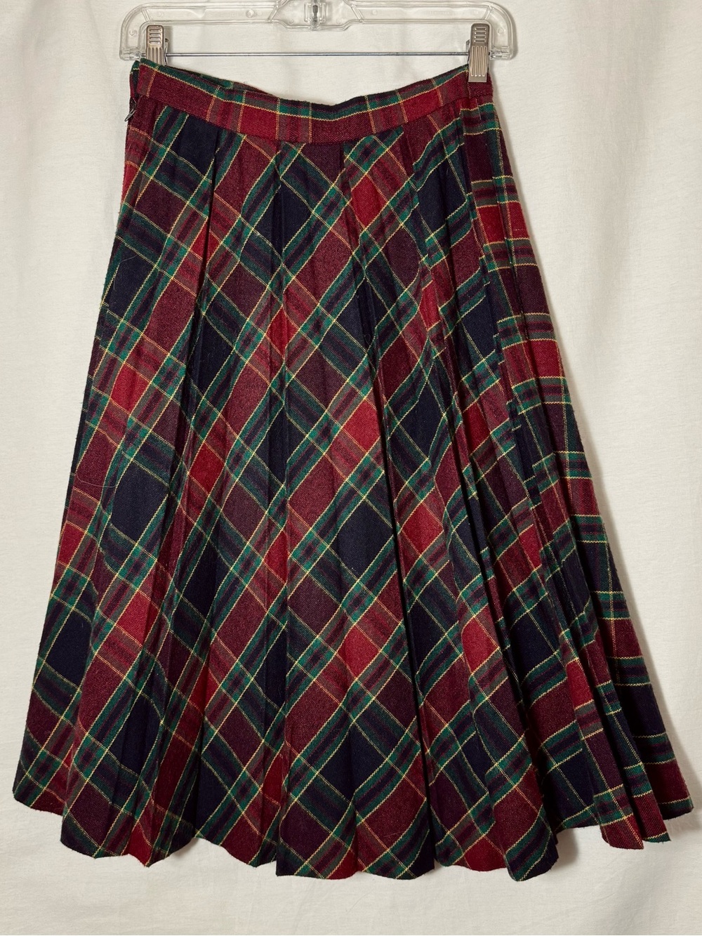 Vintage plaid pleated skirt